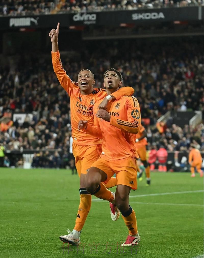 西媒:姆巴佩首训中和贝林厄姆相处了很长时间 西媒:姆巴佩首训中和贝林厄姆相处了很长时间